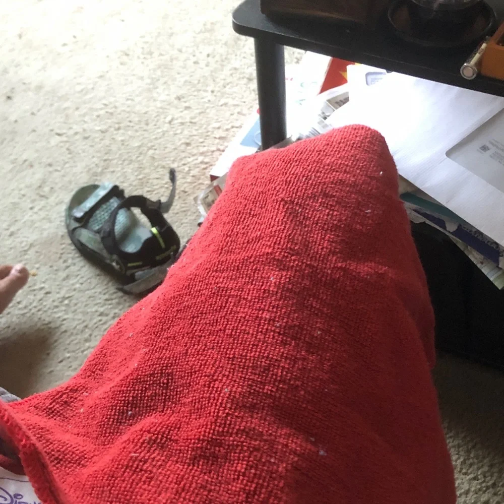 Red Knit wash cloth